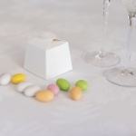 scatolina bianca porta confetti