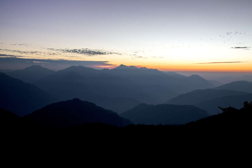 Alba su montagne Nepal