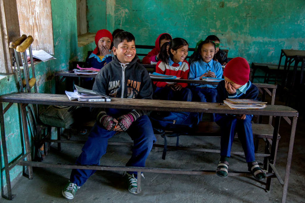 Alunni tra i banchi di scuola